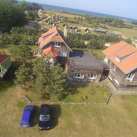Viesu Nams Un Kempings Papes Cakstes Exterior foto